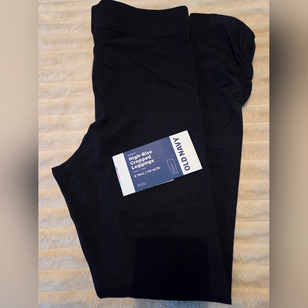 Old Navy Women's Black Cropped Leggings